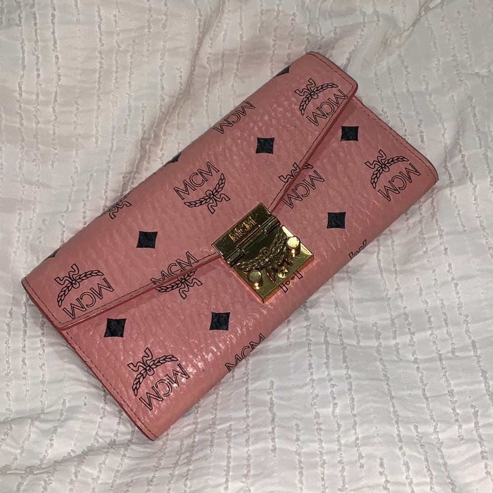MCM Patricia Visetos Two-Fold Wallet